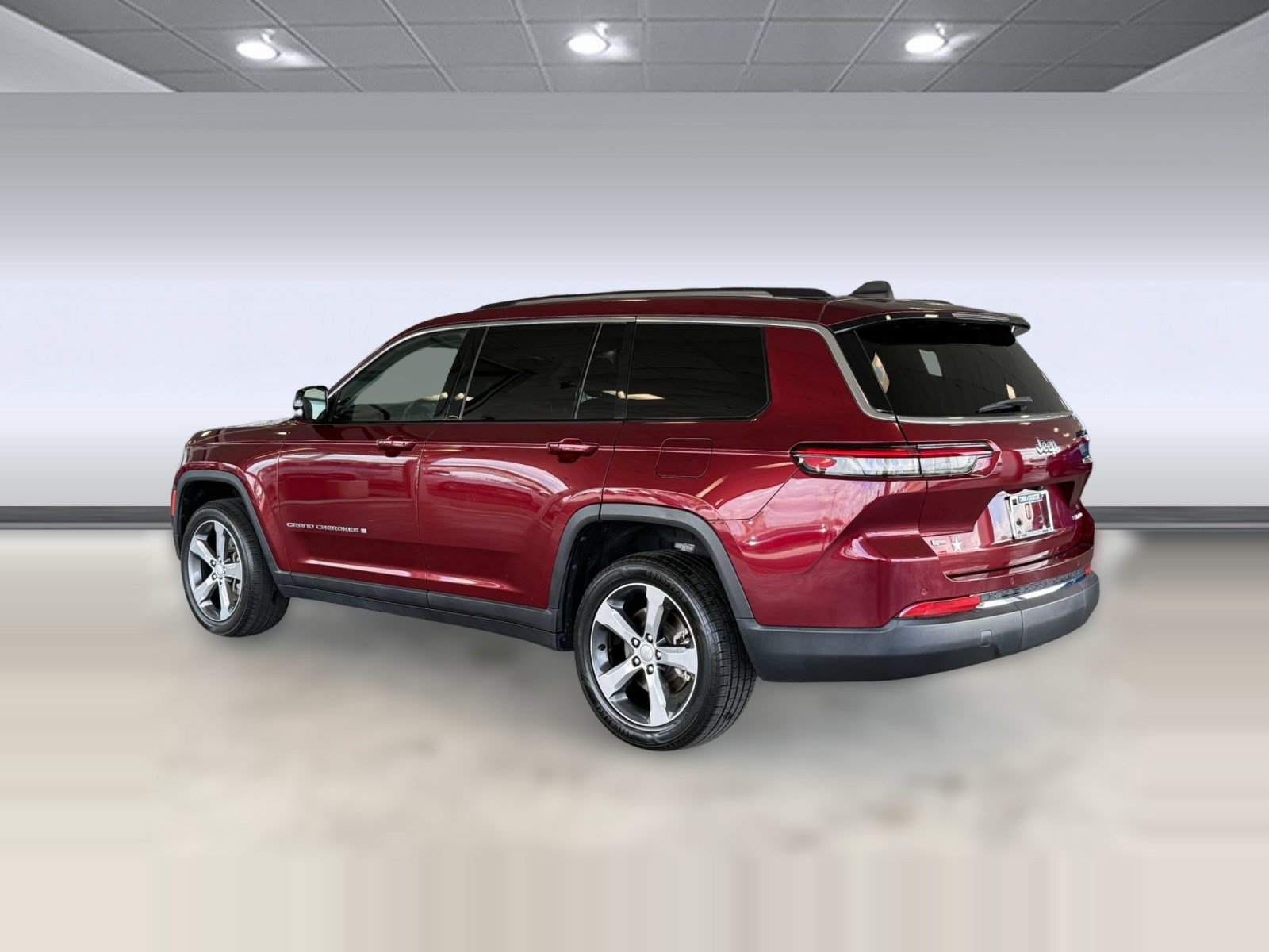 Used 2021 Jeep Grand Cherokee L Limited RWD image 3