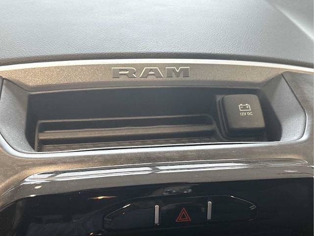 Used 2023 RAM 1500 Big Horn AWD/4WD image 32