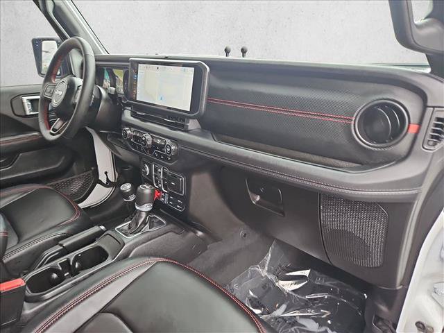 Used 2024 Jeep Wrangler Unlimited Rubicon AWD/4WD image 19