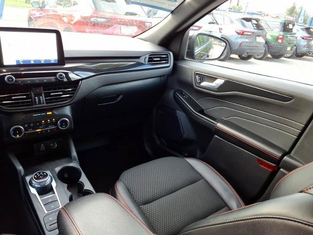 Certified 2025 Ford Escape ST-Line Select AWD/4WD image 13