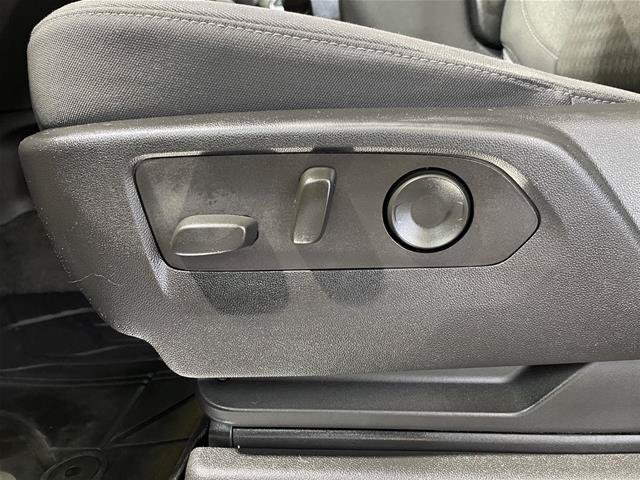 Used 2022 Chevrolet Silverado 1500 LT AWD/4WD image 20