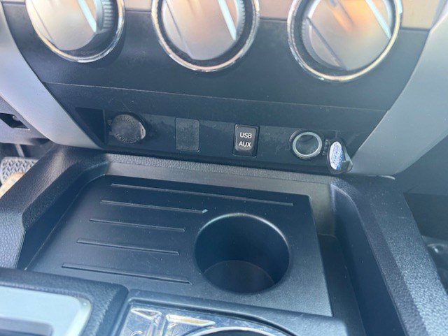 Used 2018 Toyota Tundra SR5 w/ SR5 Upgrade Package AWD/4WD image 21