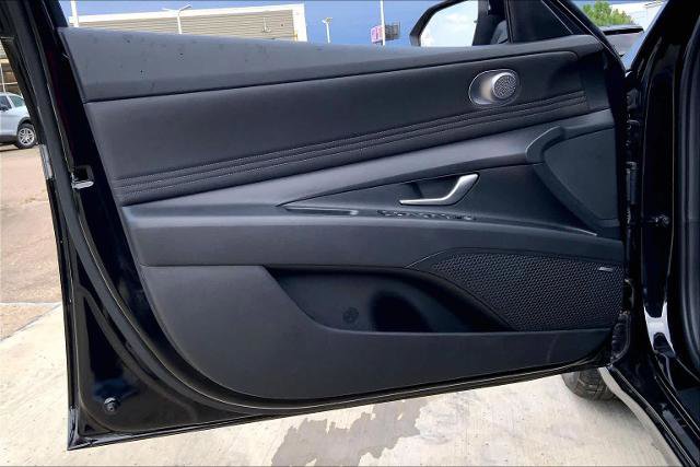 Used 2023 Hyundai Elantra Limited FWD image 22