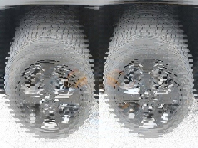 Used 2019 Jeep Grand Cherokee Laredo image 14