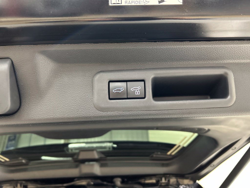 Used 2024 Toyota Sequoia Platinum AWD/4WD image 34