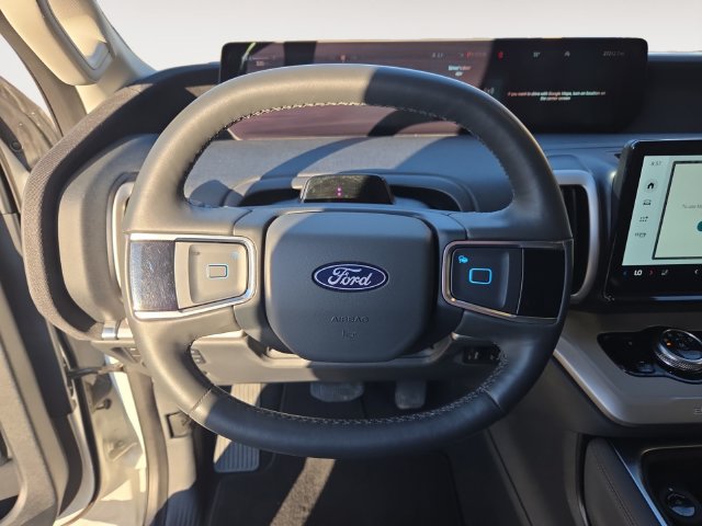Certified 2025 Ford Expedition Active AWD/4WD image 13