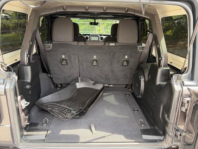 Used 2018 Jeep Wrangler Unlimited Sahara AWD/4WD image 19