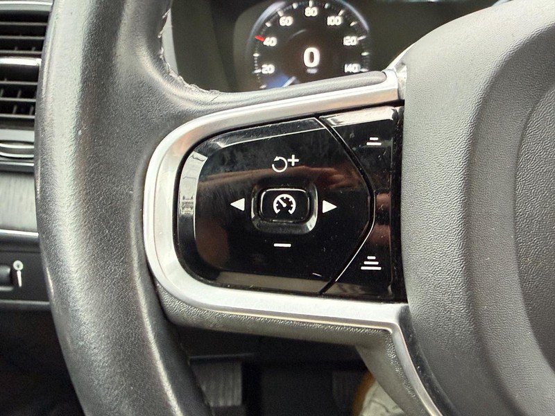 Used 2020 Volvo XC90 T6 Momentum AWD/4WD image 26