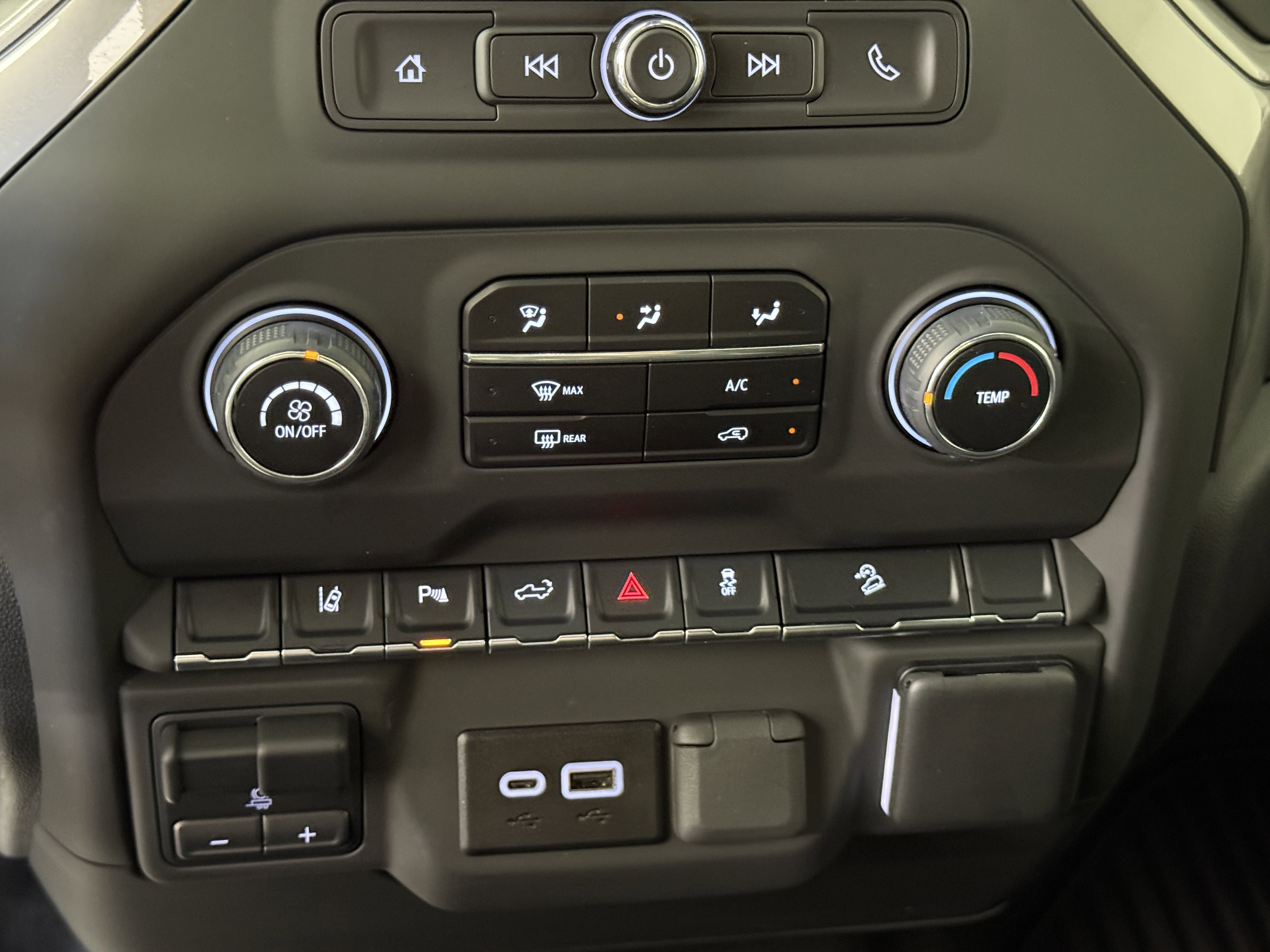 Used 2025 Chevrolet Silverado 2500 Custom w/ Custom Value Package AWD/4WD image 21