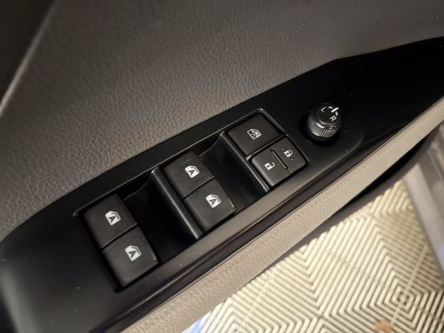 Used 2019 Toyota Camry LE FWD image 11