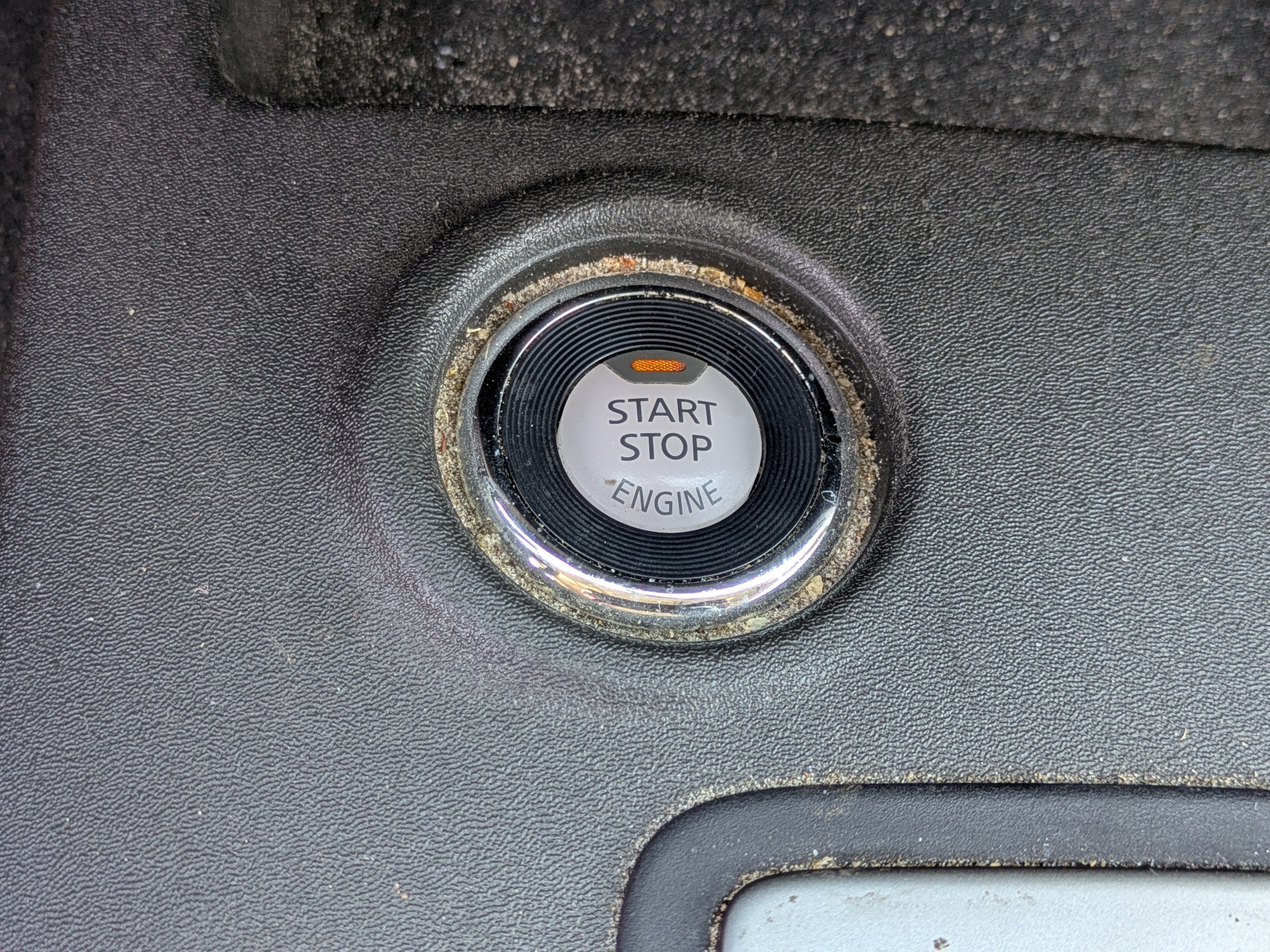 Used 2020 Nissan Frontier SV RWD image 25