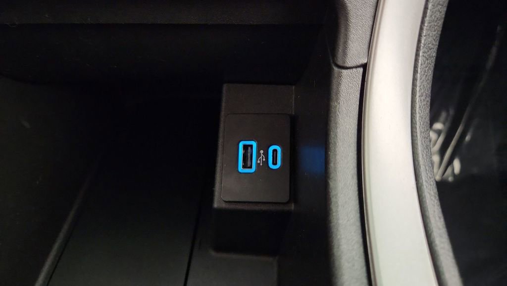 Certified 2022 Ford Edge SEL image 16