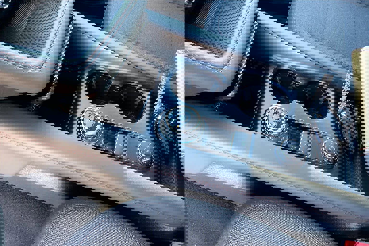 Certified 2025 Ford Explorer Active image 16