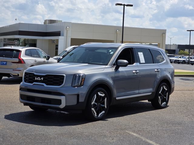 Used 2023 Kia Telluride S w/ S Sunroof Package FWD image 7
