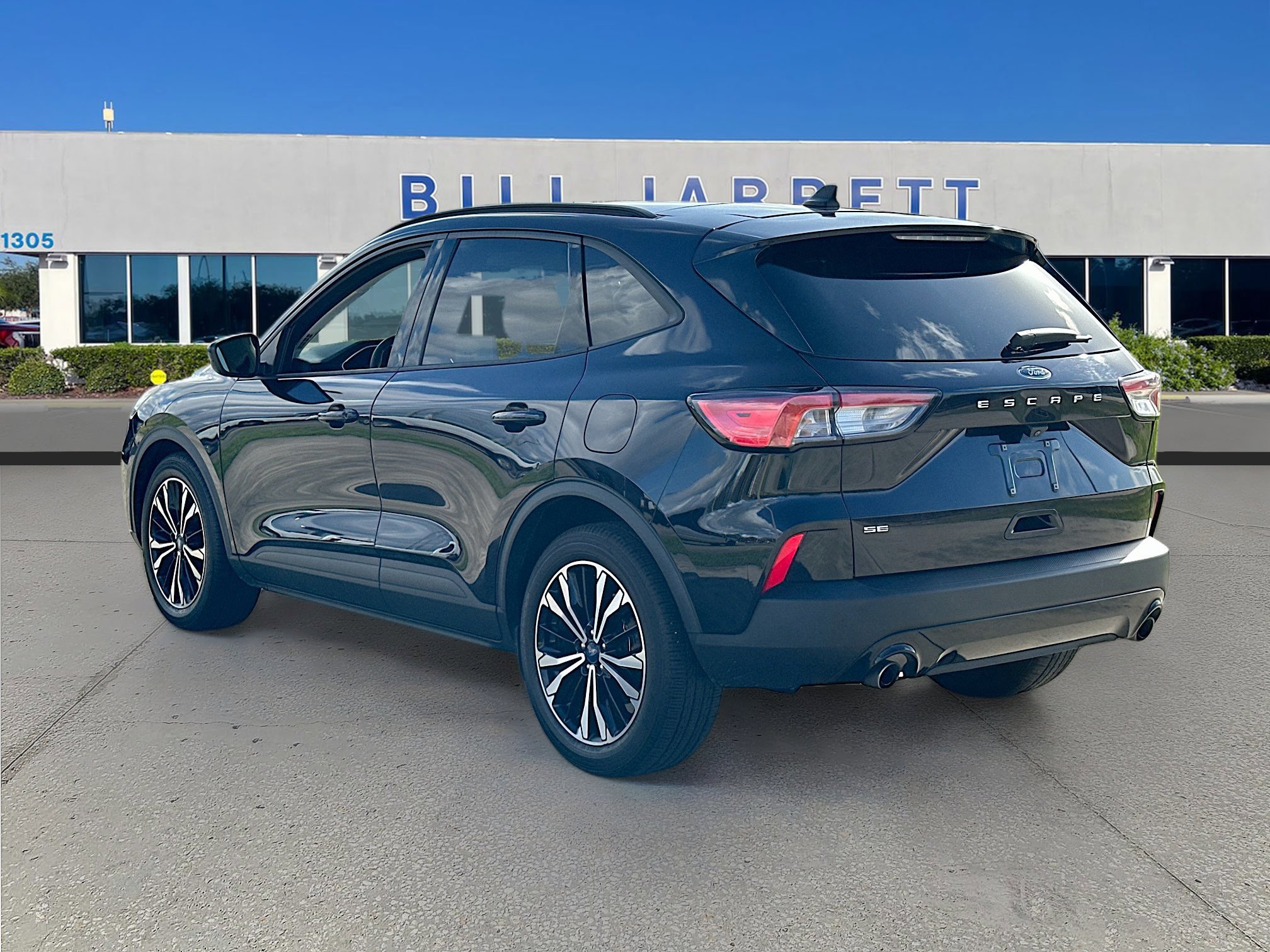 Certified 2021 Ford Escape SE w/ SE Sport Appearance Package image 3