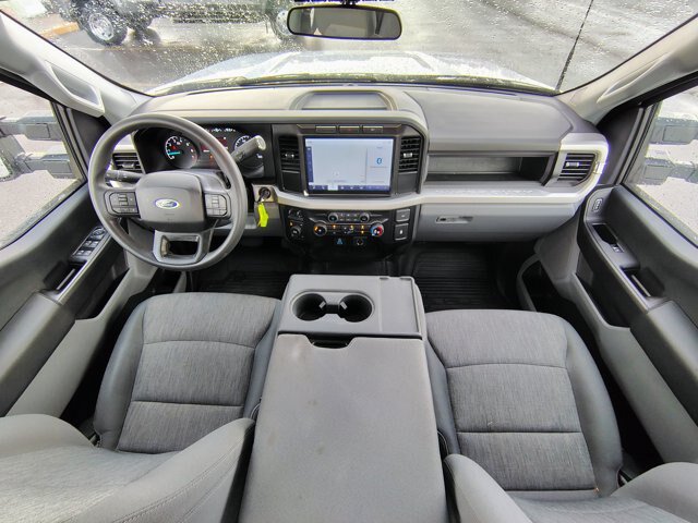 Certified 2023 Ford F250 XL w/ Snow Plow/Camper Package AWD/4WD image 2