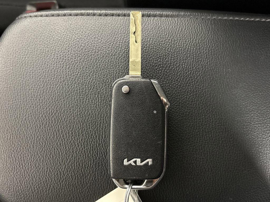 Used 2024 Kia Soul LX w/ Option Group 015 FWD image 32