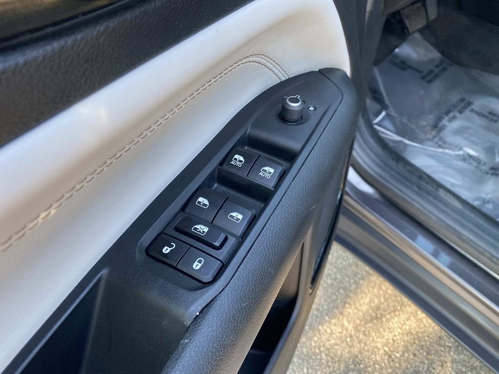 Used 2024 Jeep Compass Limited AWD/4WD image 19