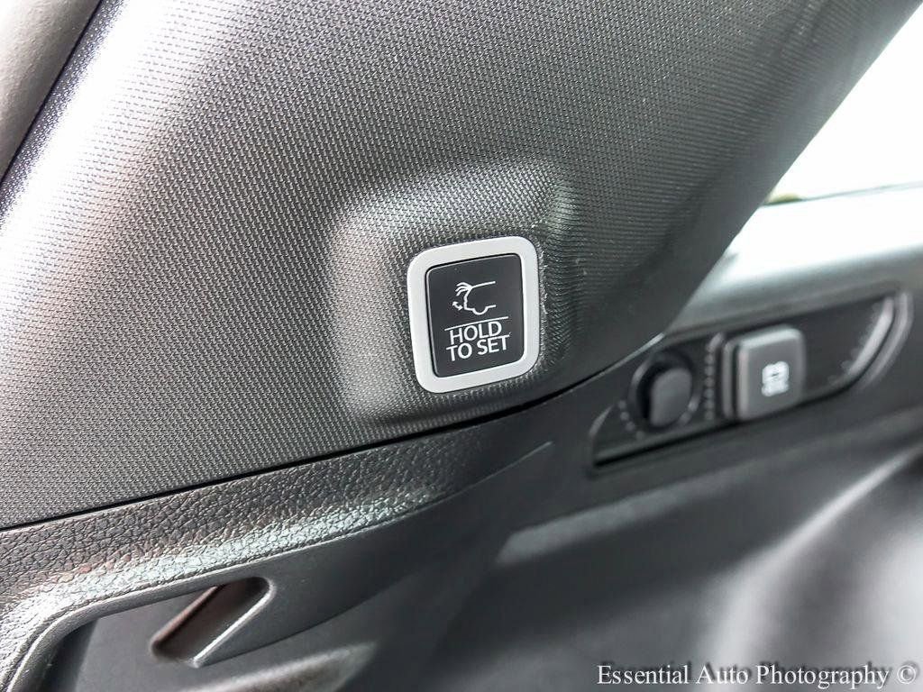 Used 2023 Jeep Grand Cherokee Limited w/ Luxury Tech Group II AWD/4WD image 24