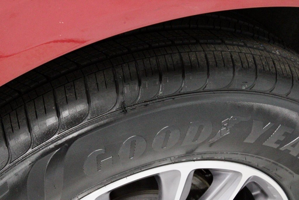 Used 2024 Buick Enclave Premium image 21