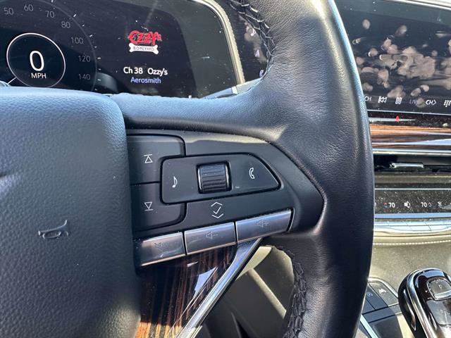 Used 2024 Cadillac Escalade Premium Luxury AWD/4WD image 28