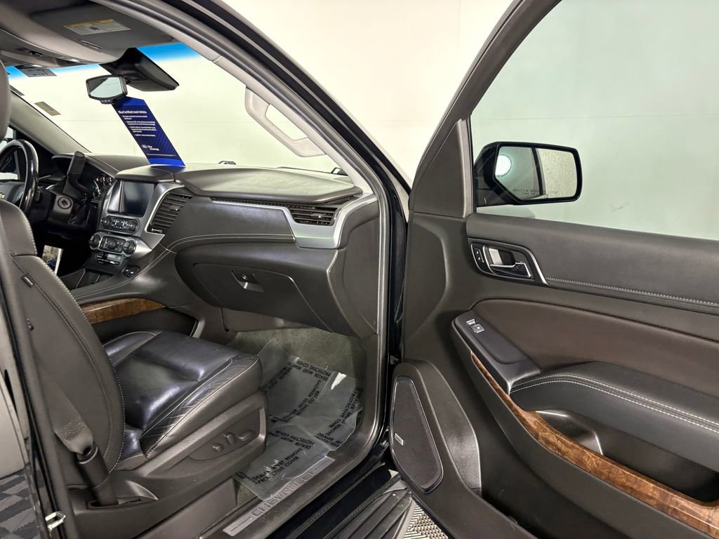 Used 2018 Chevrolet Suburban LT image 36