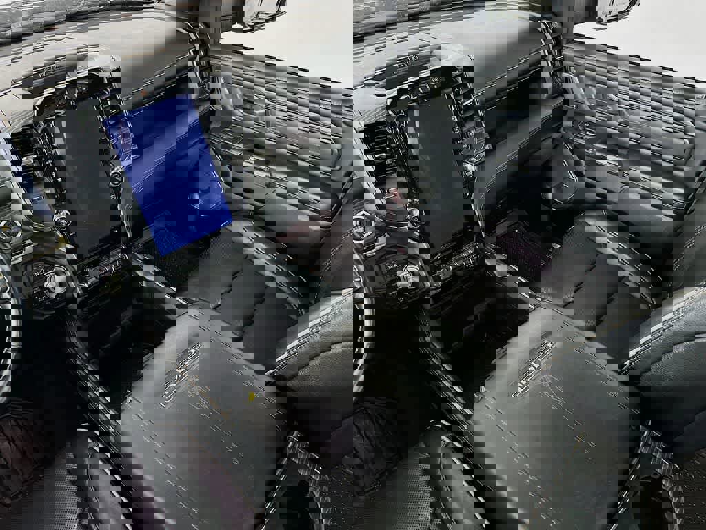 Used 2020 RAM 1500 Limited image 11