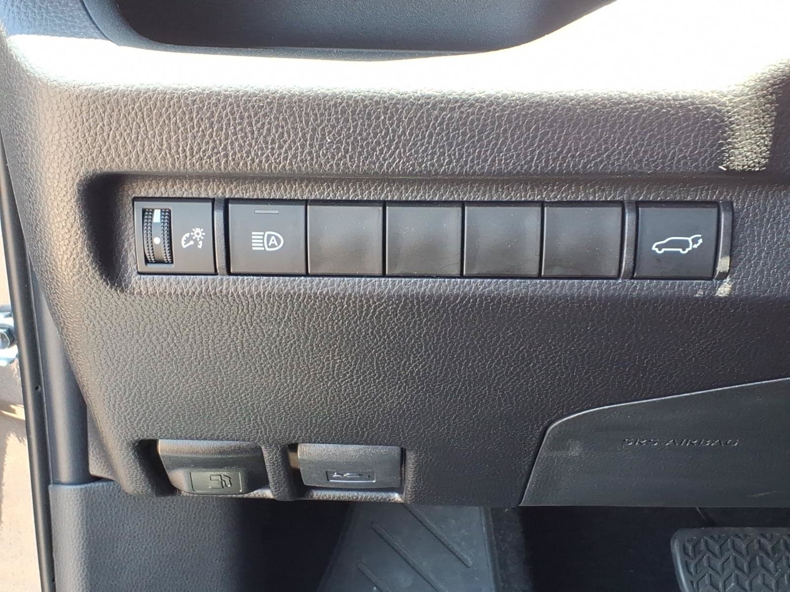 Used 2025 Toyota RAV4 XLE Premium FWD image 22