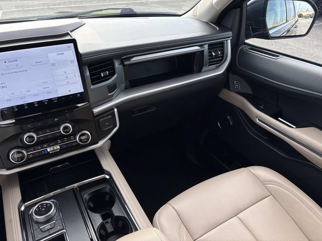 Certified 2024 Ford Expedition XLT RWD image 15