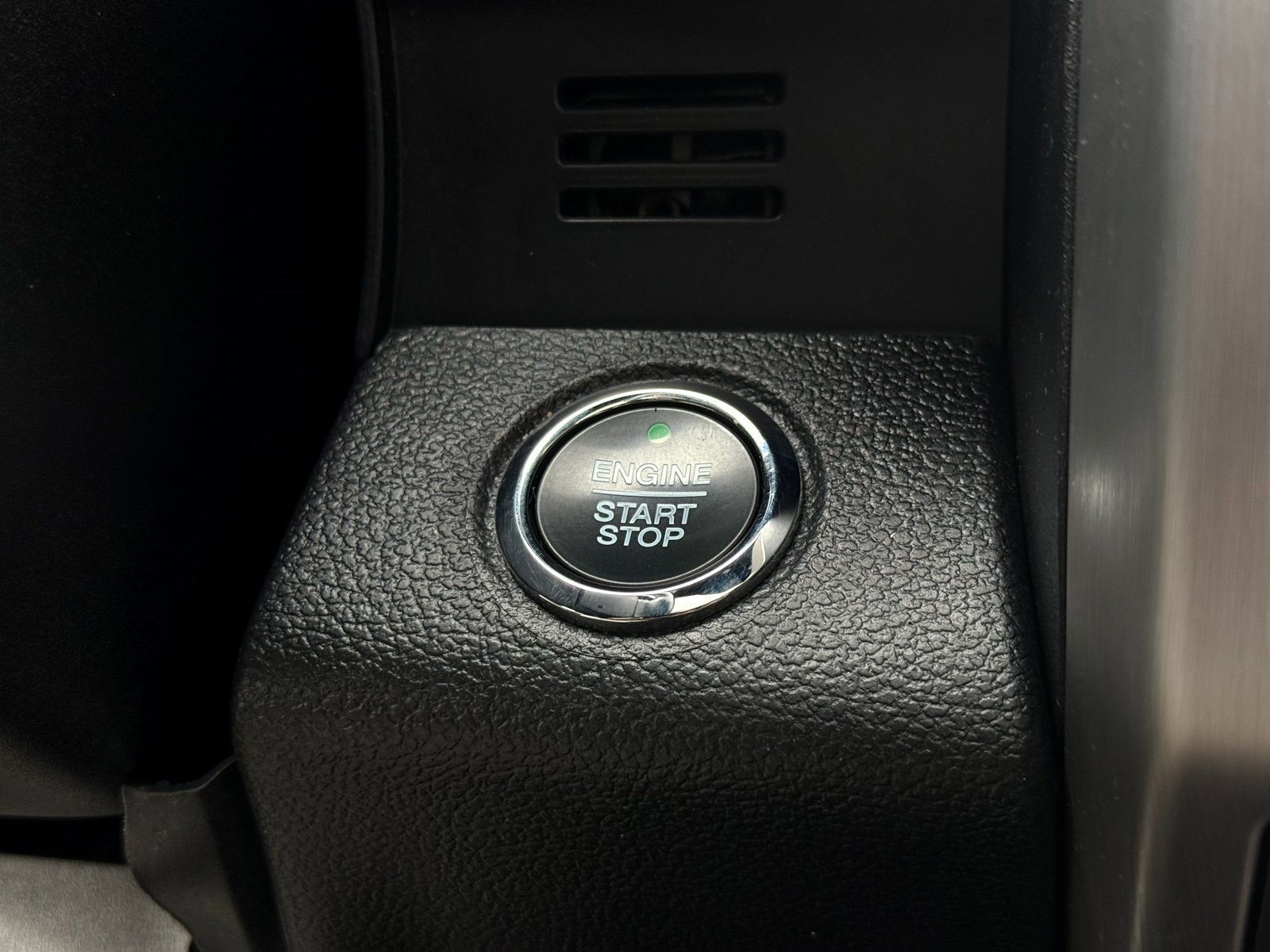 Certified 2019 Ford F150 Platinum w/ Equipment Group 701A Luxury image 27