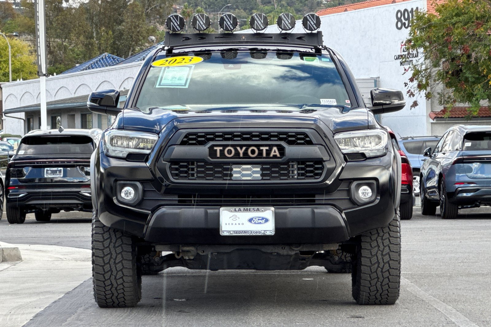 Used 2023 Toyota Tacoma TRD Off-Road w/ Black Out Package (TMS) AWD/4WD image 8