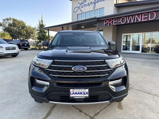 Certified 2022 Ford Explorer XLT w/ Equipment Group 202A image 4
