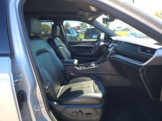 Used 2024 Jeep Grand Cherokee L Limited w/ Luxury Tech Group II AWD/4WD image 21