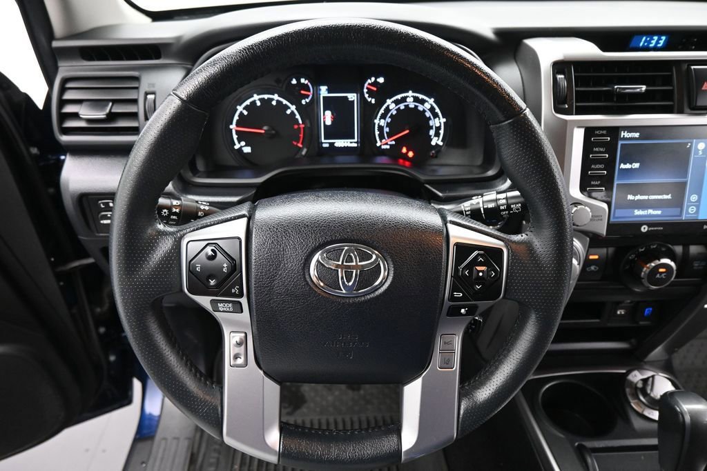 Used 2022 Toyota 4Runner SR5 Premium w/ Moonroof Package AWD/4WD image 39