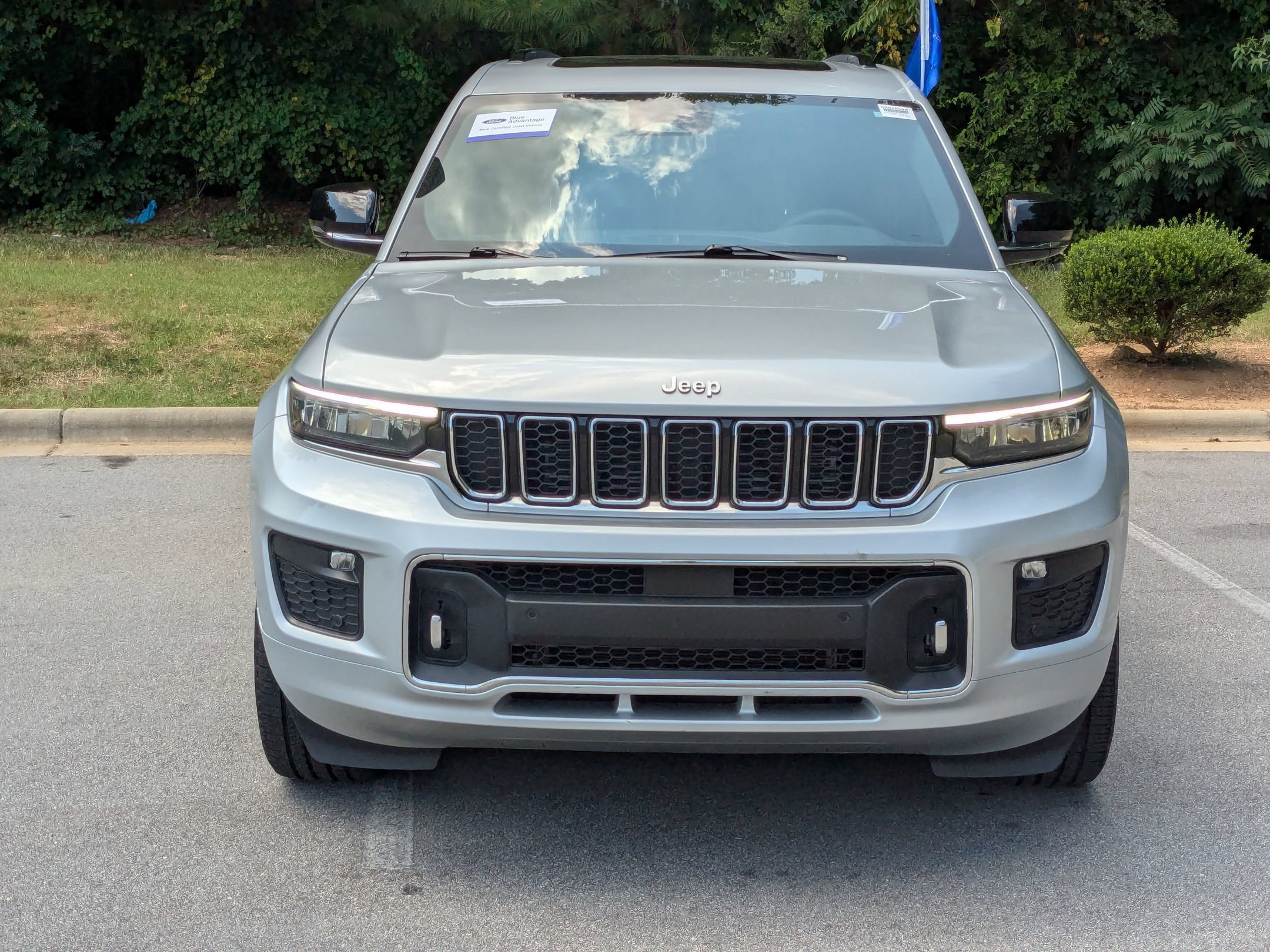Used 2023 Jeep Grand Cherokee L Overland AWD/4WD image 7