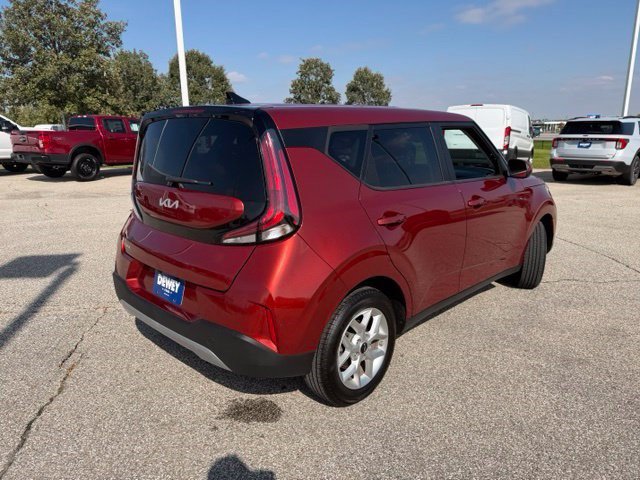 Used 2024 Kia Soul LX w/ LX Technology Package FWD image 9