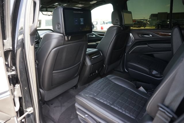 Used 2023 Cadillac Escalade Sport Platinum w/ LPO, ONYX Package AWD/4WD image 12