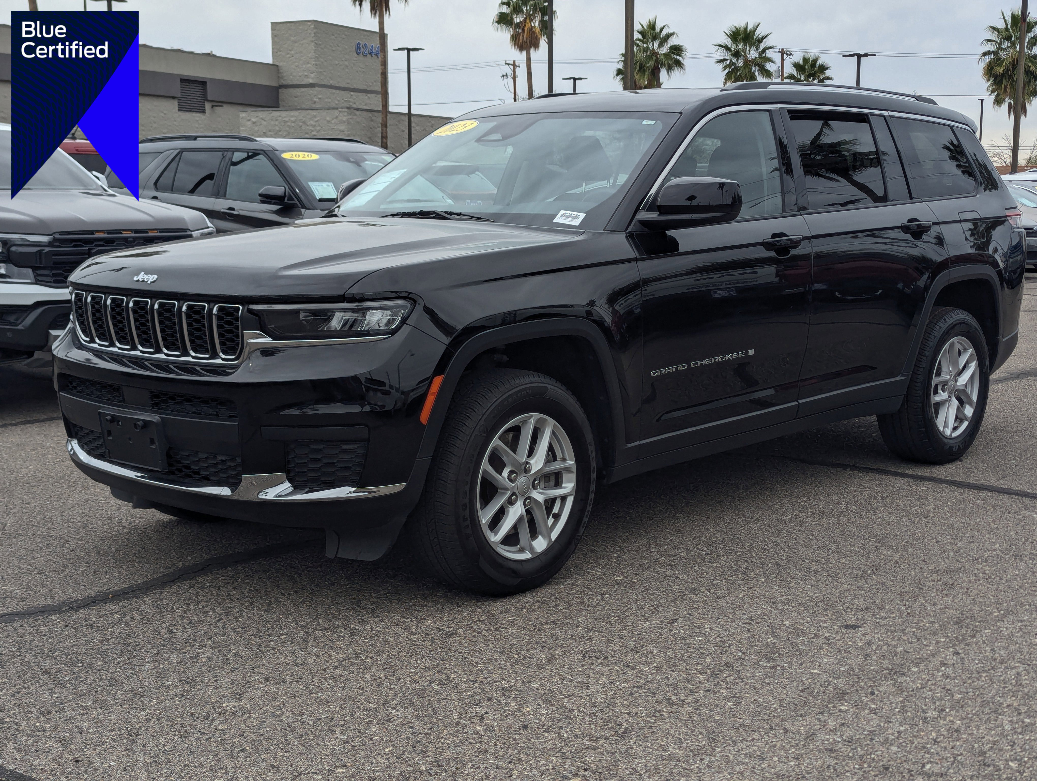 Used 2023 Jeep Grand Cherokee L Laredo image 1