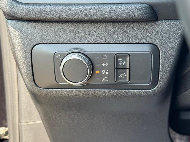 Certified 2022 Ford Escape SE w/ Cold Weather Package image 18