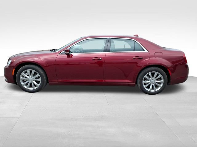 Used 2021 Chrysler 300 Touring L image 3