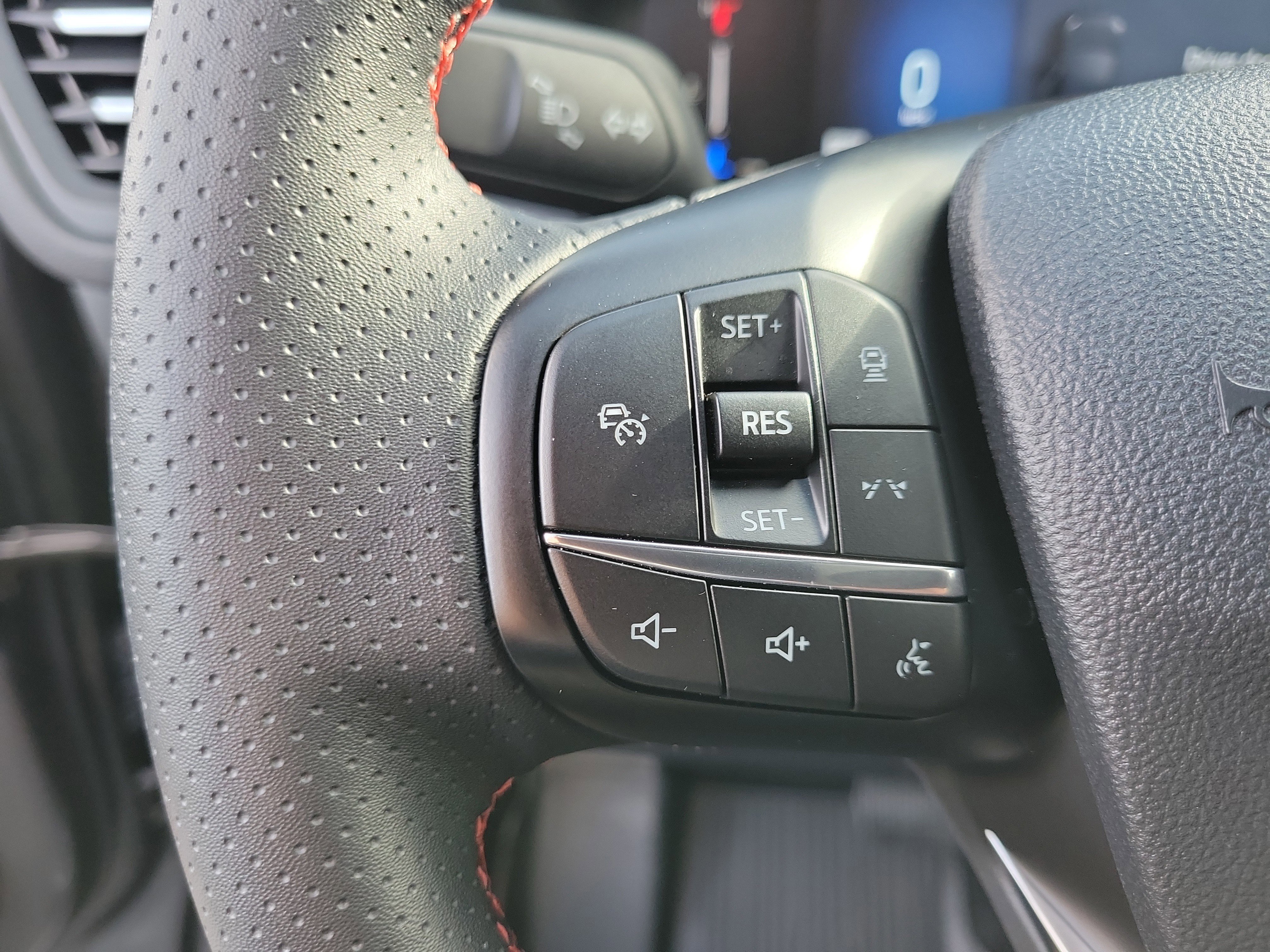 Certified 2025 Ford Escape ST-Line w/ Tech Pack #1 image 6