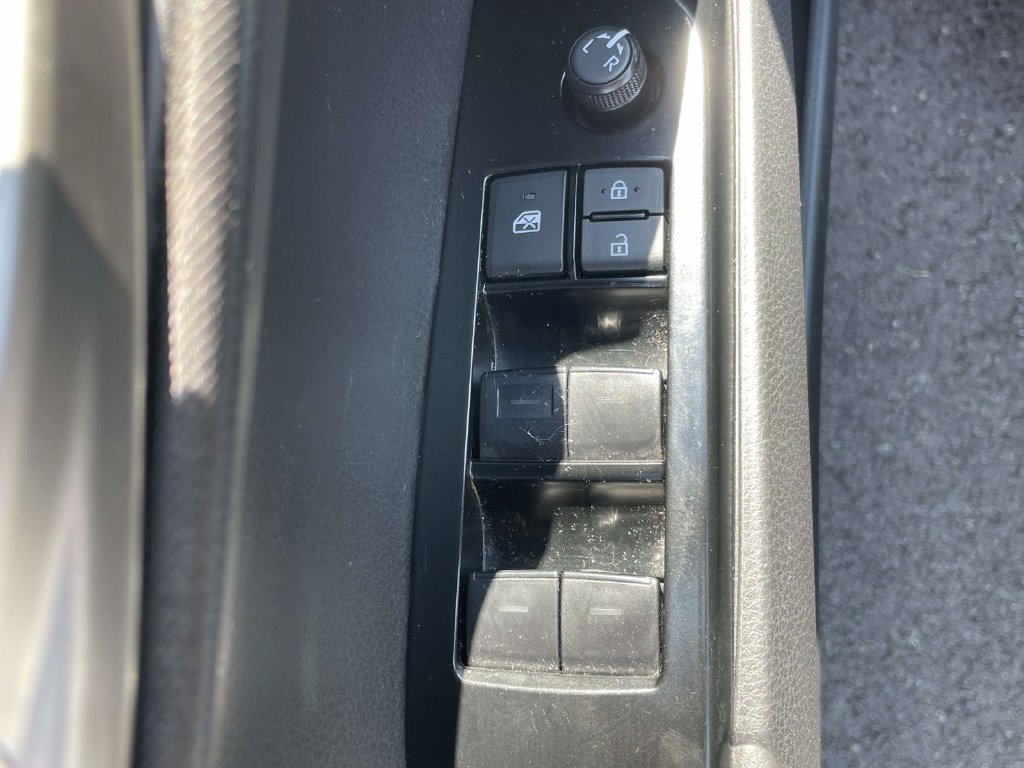 Used 2025 Toyota Camry LE FWD image 16
