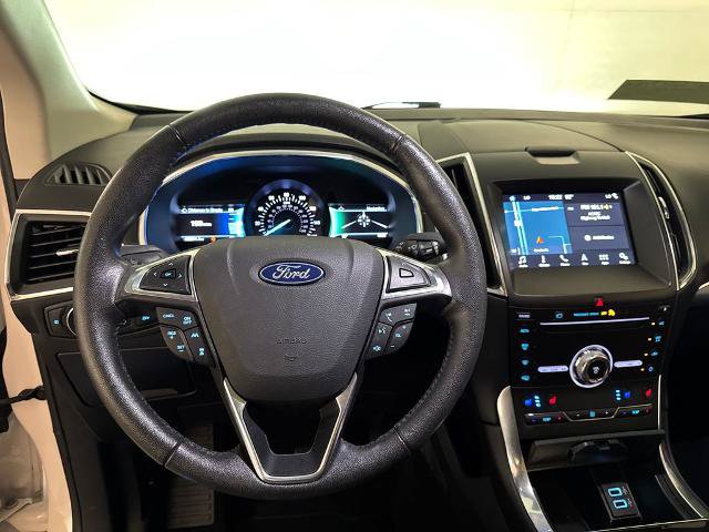 Certified 2019 Ford Edge Titanium w/ Equipment Group 301A FWD image 8