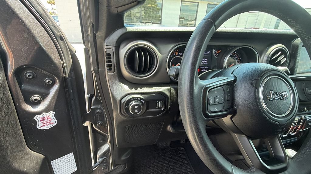 Used 2023 Jeep Gladiator Sport AWD/4WD image 14
