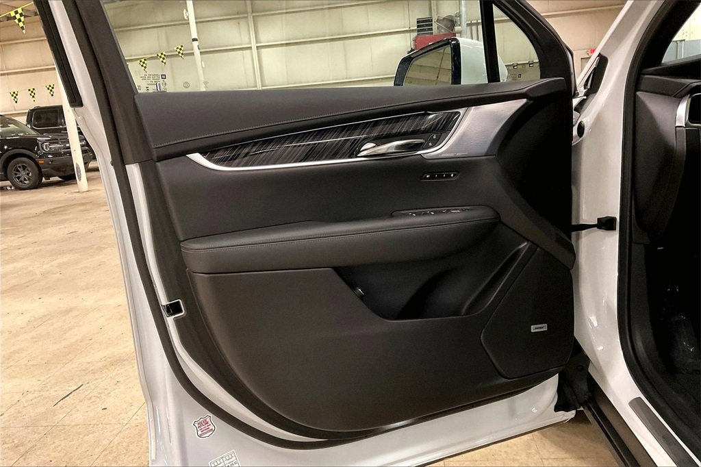 Used 2024 Cadillac XT6 Premium Luxury image 22