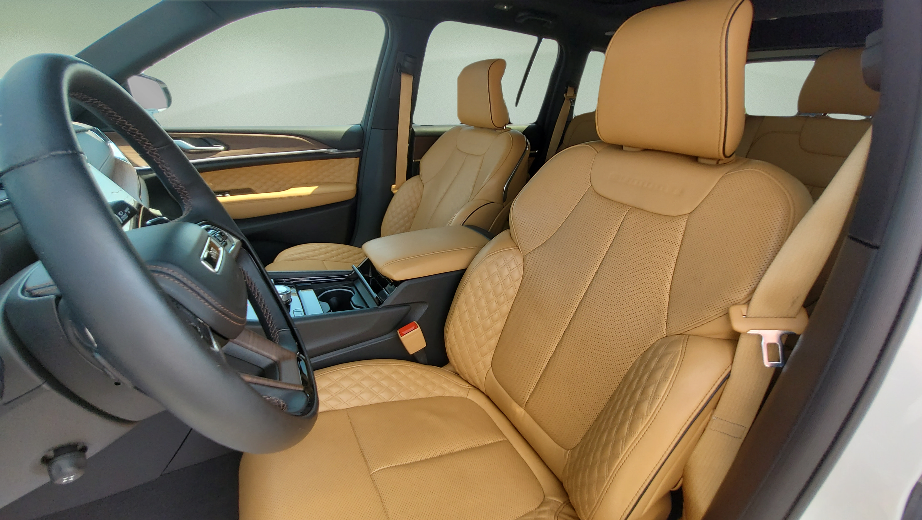 Used 2023 Jeep Grand Cherokee Summit w/ Luxury Tech Group V AWD/4WD image 30
