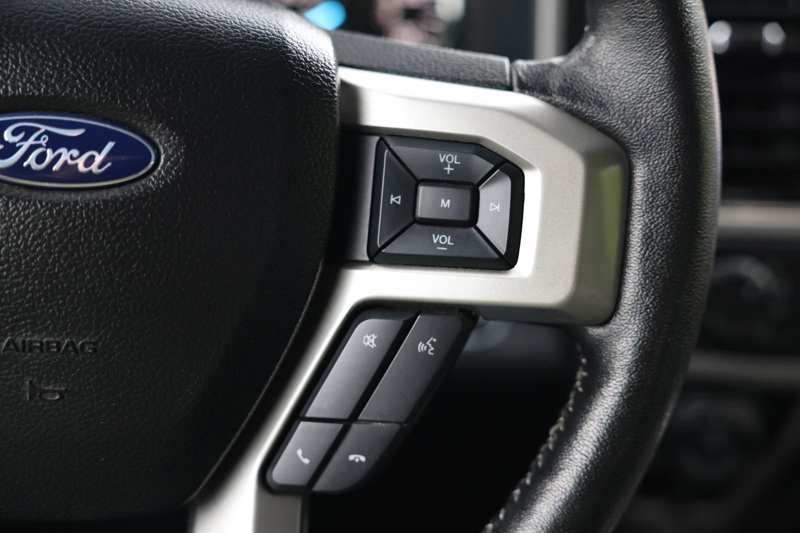 Certified 2020 Ford F150 Lariat w/ Equipment Group 502A Luxury AWD/4WD image 22