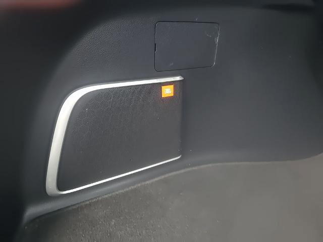 Used 2021 Toyota Venza XLE w/ Softex Package image 14