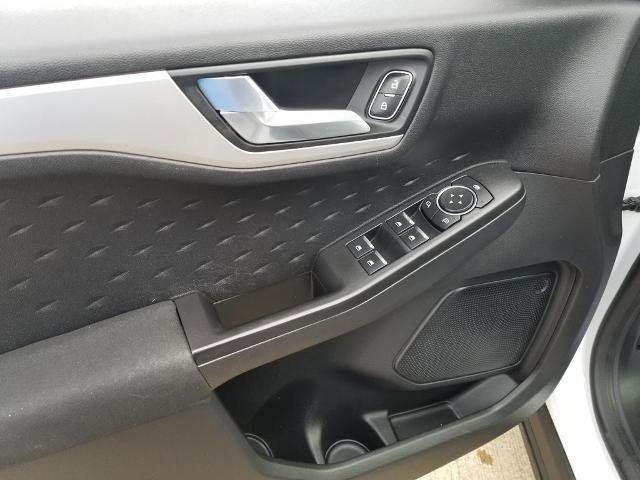 Certified 2020 Ford Escape SE image 11