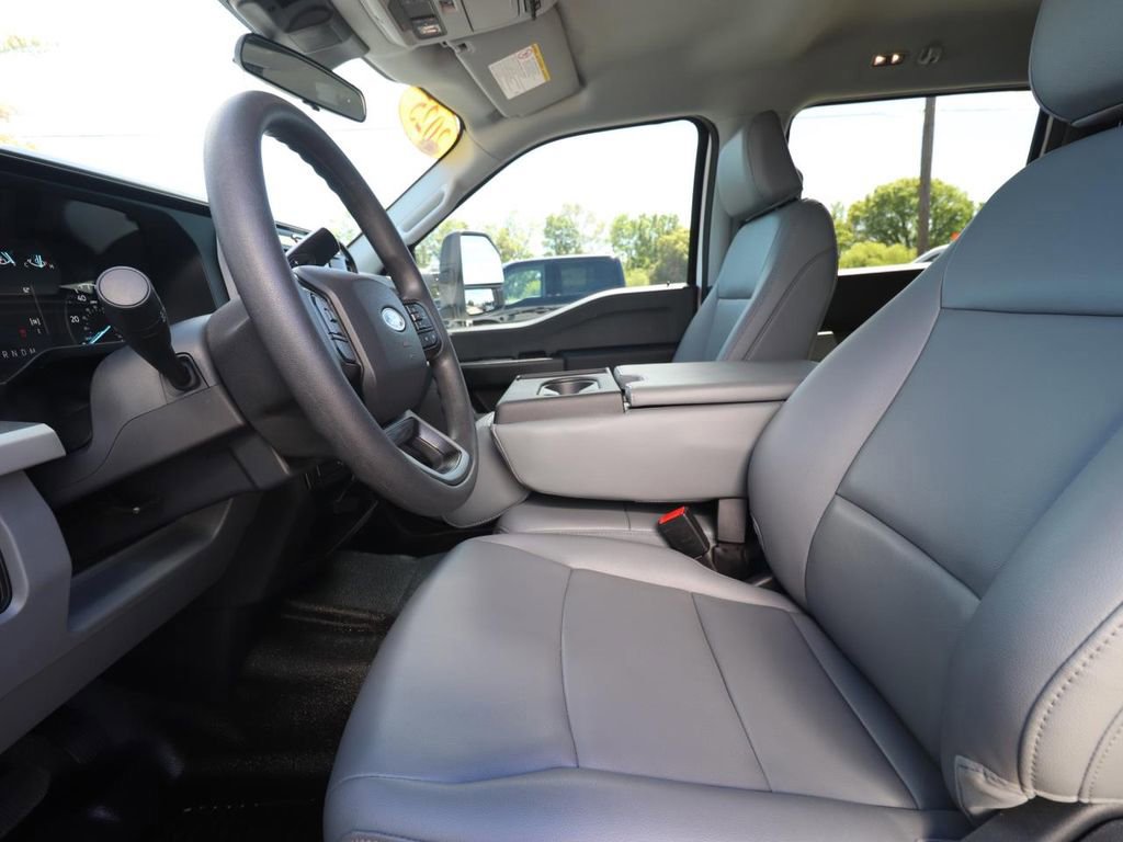 Certified 2025 Ford F350 XL w/ XL Chrome Package image 8